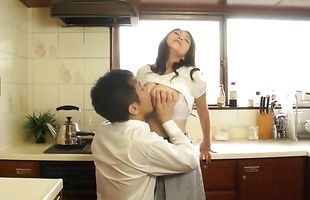 Marvelous mature Waka Takatsuki takes a fat donga in her mouth